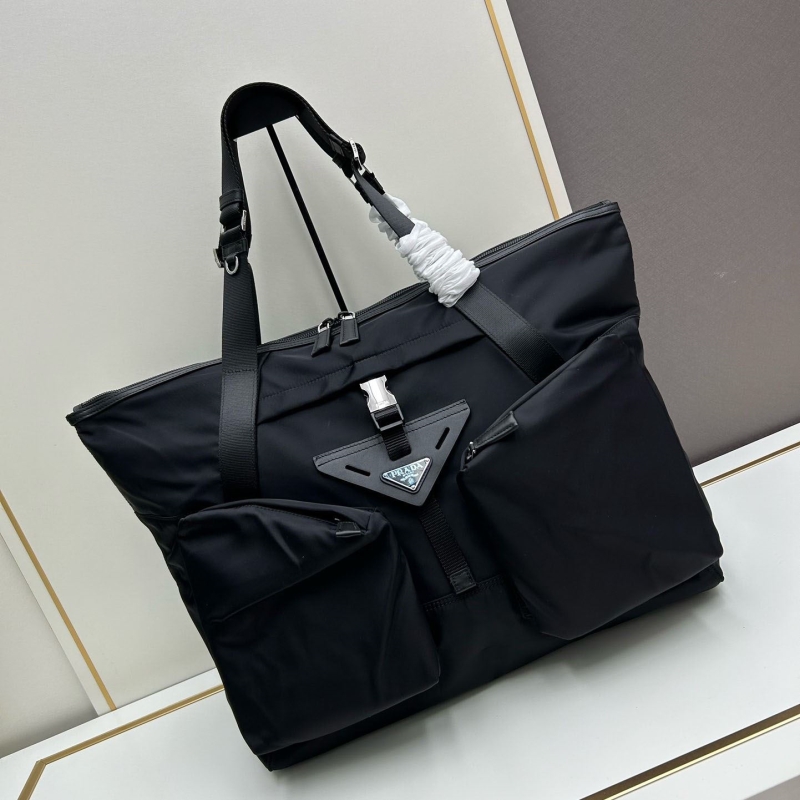 Pra*a travel bags